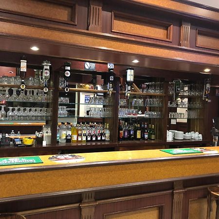 Aux Bons Amis Ξενοδοχείο Ρενς Εξωτερικό φωτογραφία